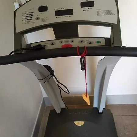 Giannis, A Breath Away From Athens! Appartamento