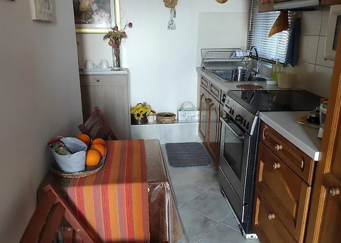 Giannis, A Breath Away From Athens! Appartamento Nemea