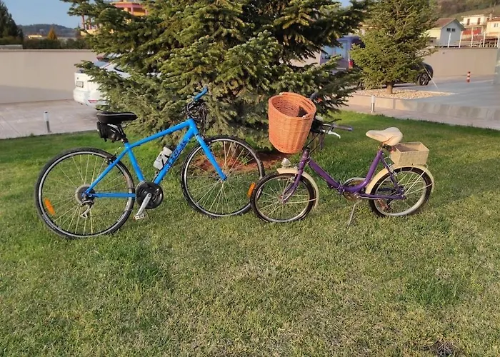 Giannis, A Breath Away From Athens! Appartamento *